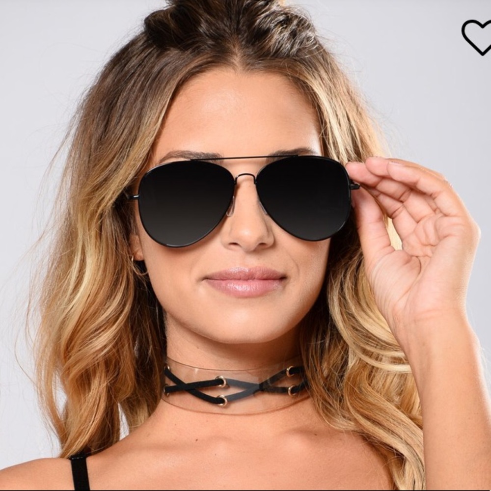 NWOT fashion nova aviators! Black/silver😍